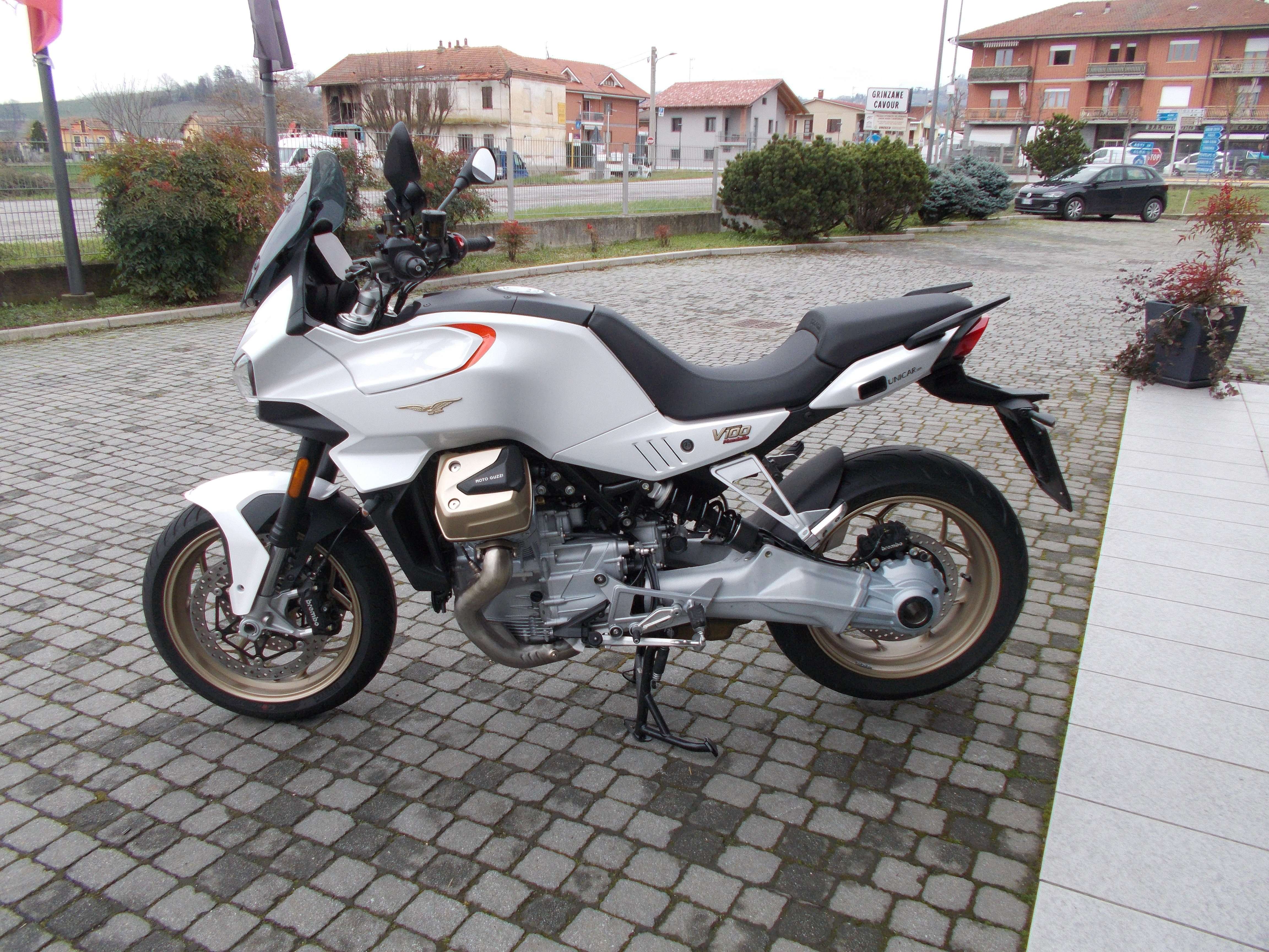 Motoguzziv100 in vendita in Motori in Tutta Italia